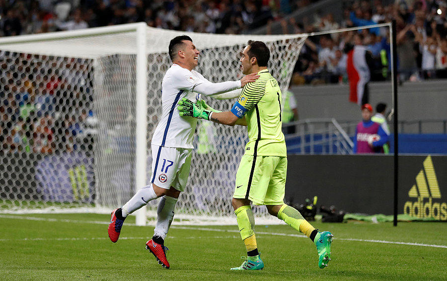 开云体育平台APP-足球国际比赛中，球员突破界限展示超凡实力的简单介绍